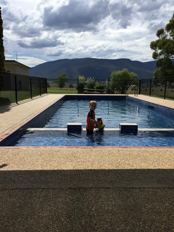 Corryong Mountain View Motel المظهر الخارجي الصورة