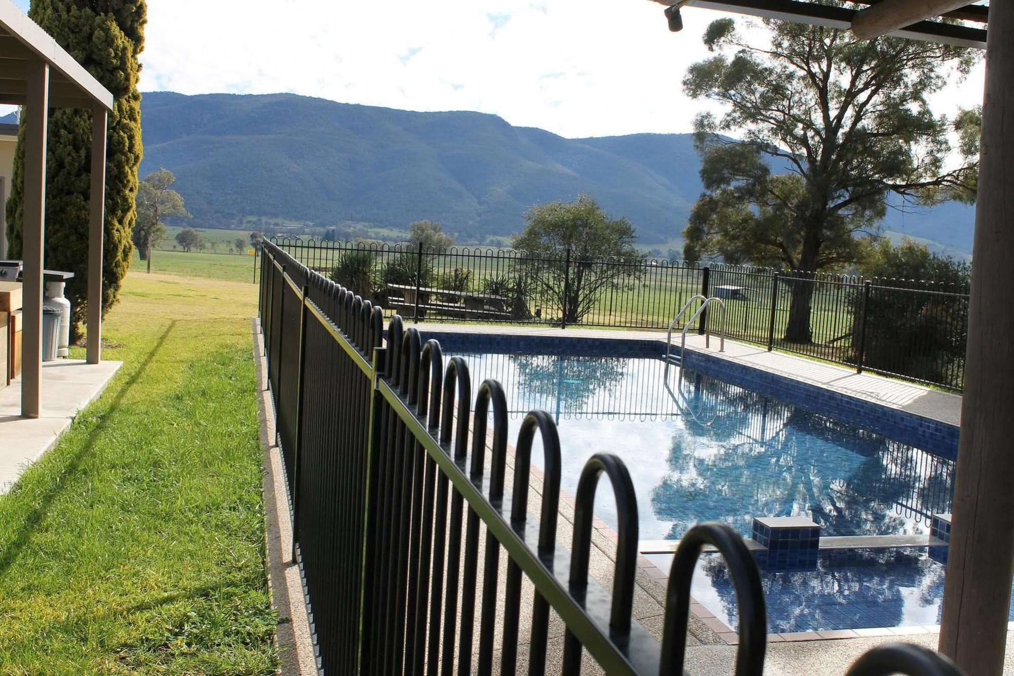 Corryong Mountain View Motel المظهر الخارجي الصورة